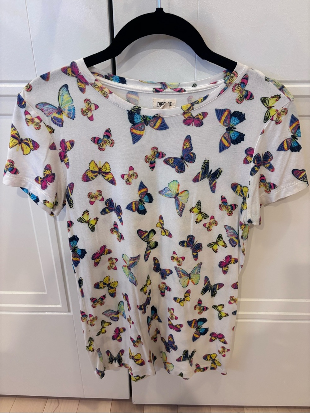 L'AGENCE White Tee with Multicolor Butterfly Print 🦋